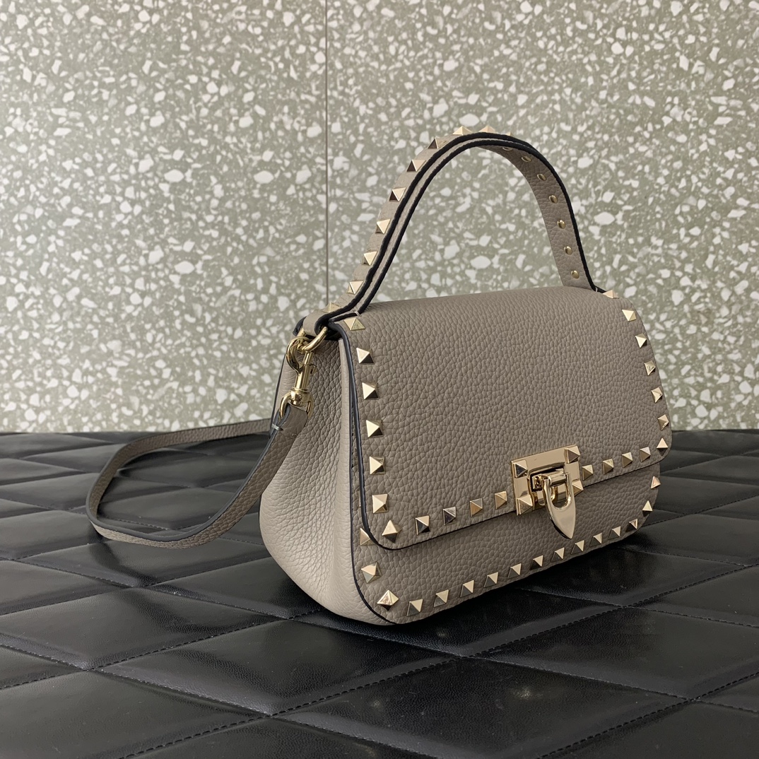 Valentino Garavani Rockstud Handbag Shoulder Bag in Grey Grainy Calfskin